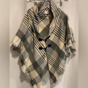 Sonoma Women's Poncho, Cream, Gray & Black Plaid w/Two Toggle Front Closure; OS